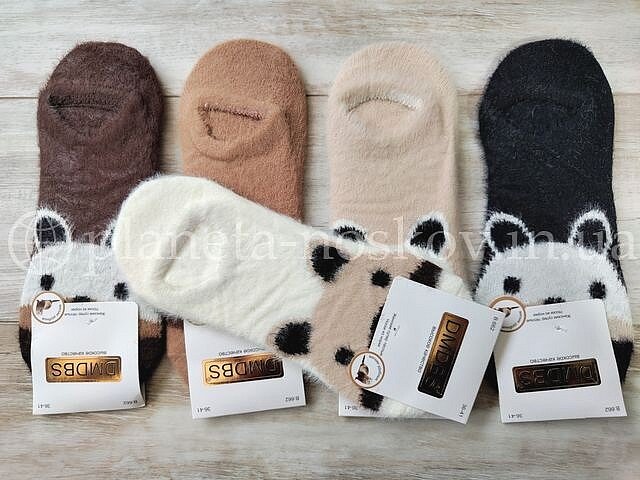 Следы женские из шерсти норки ТМ «DMDBS» бежевых оттенков, принты "Мордочки", B662.