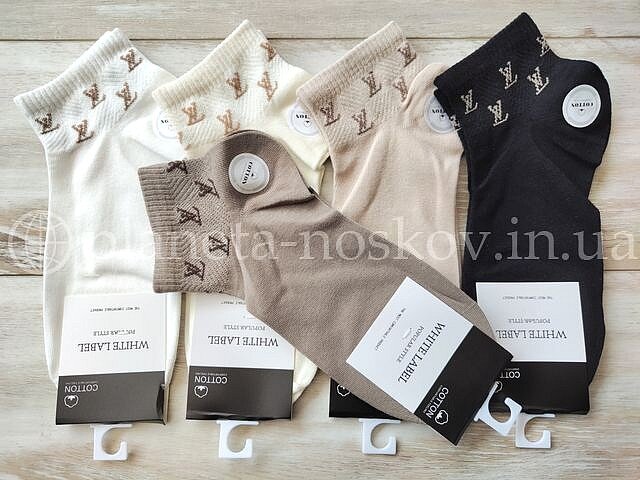 Носки женские хлопковые ТМ «ЛАСТІВКА» короткие с широкой резинкой, принт "LV", C1994-7.