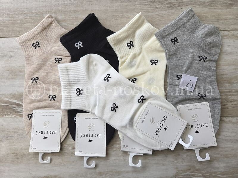 Носки женские хлопковые ТМ «ЛАСТІВКА» короткие с широкой резинкой, принт "Бантики", C3336.